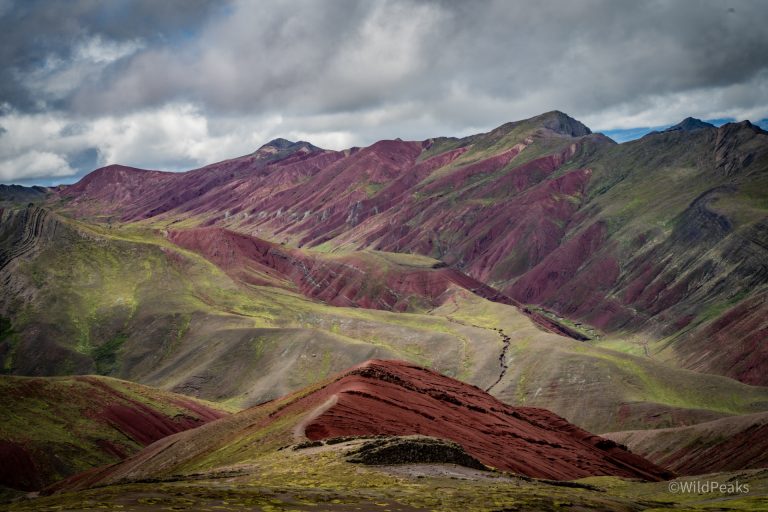 rainbow mountain peru hiking
